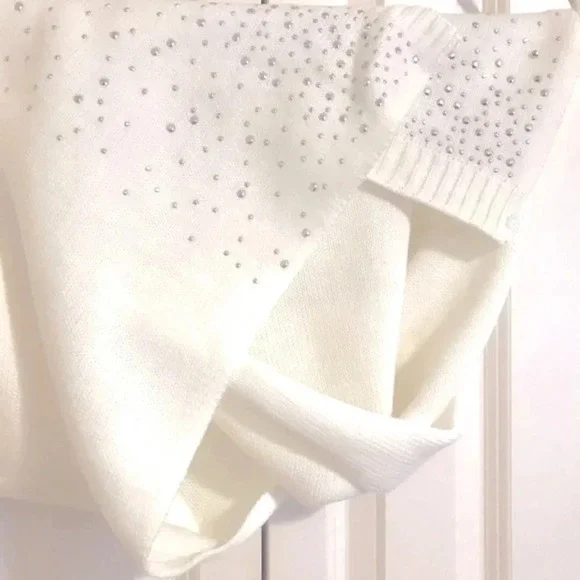 Metallic‎ Silver Studded Ivory Knit Scarf - Picture 7 of 7